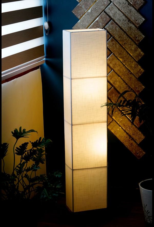 Glen floor lamp