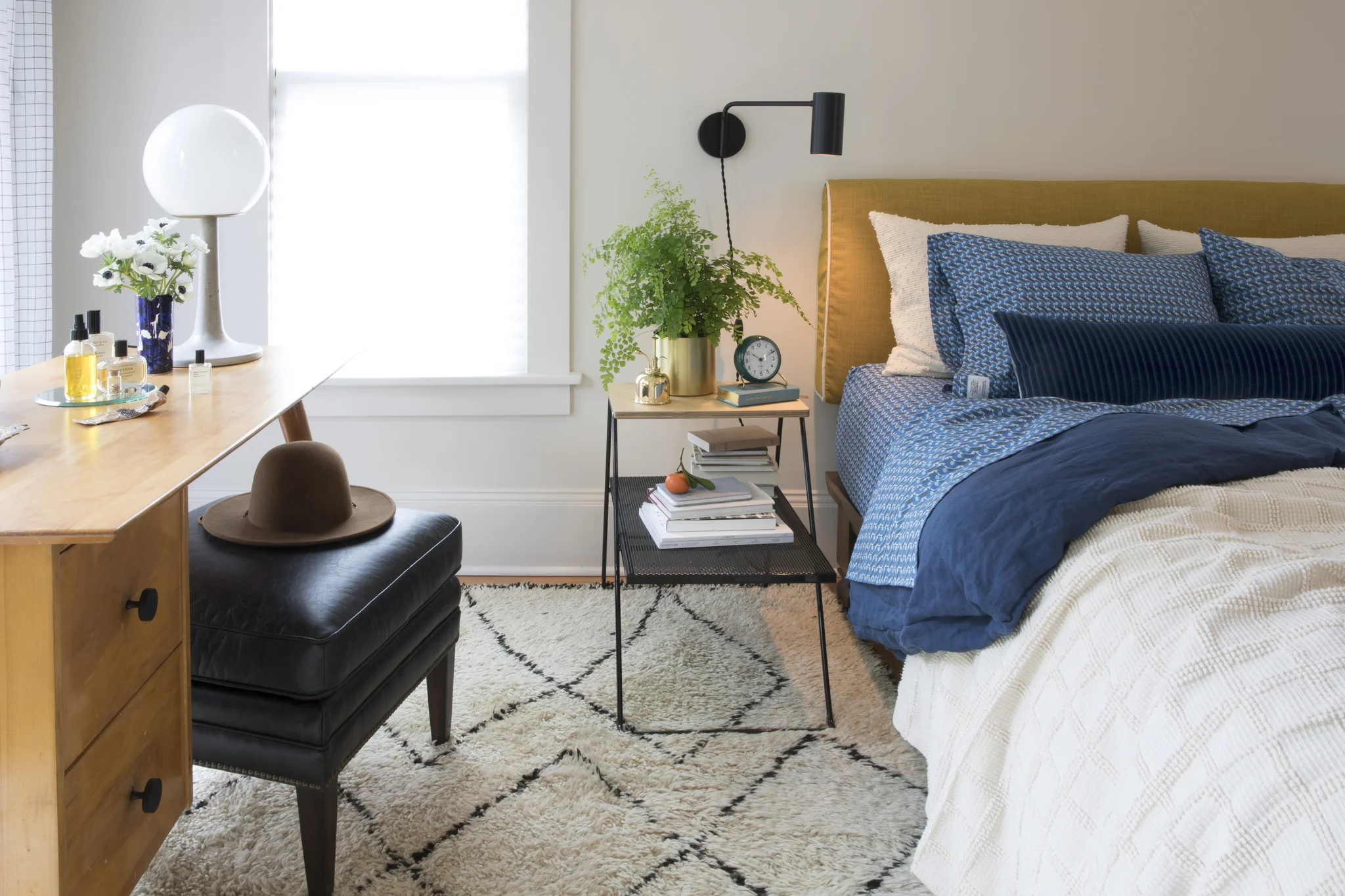 Wall Sconces vs. Table Lamps